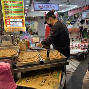 Fengchia night market: probably the best scallion pancakes ever!